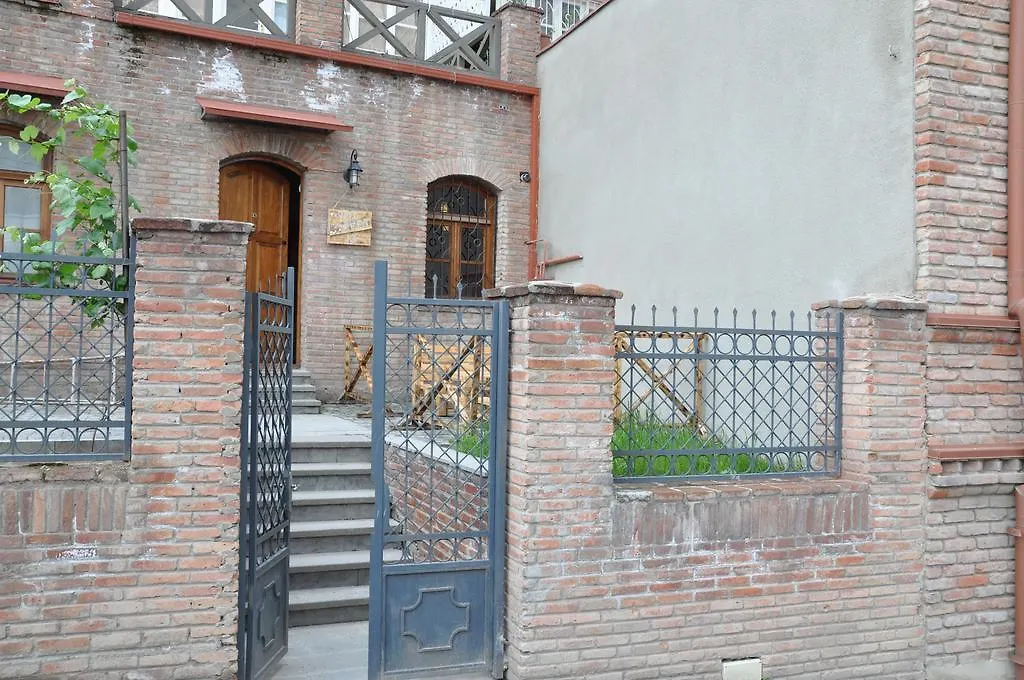 Old Tbilisi Rhymes Apartment
